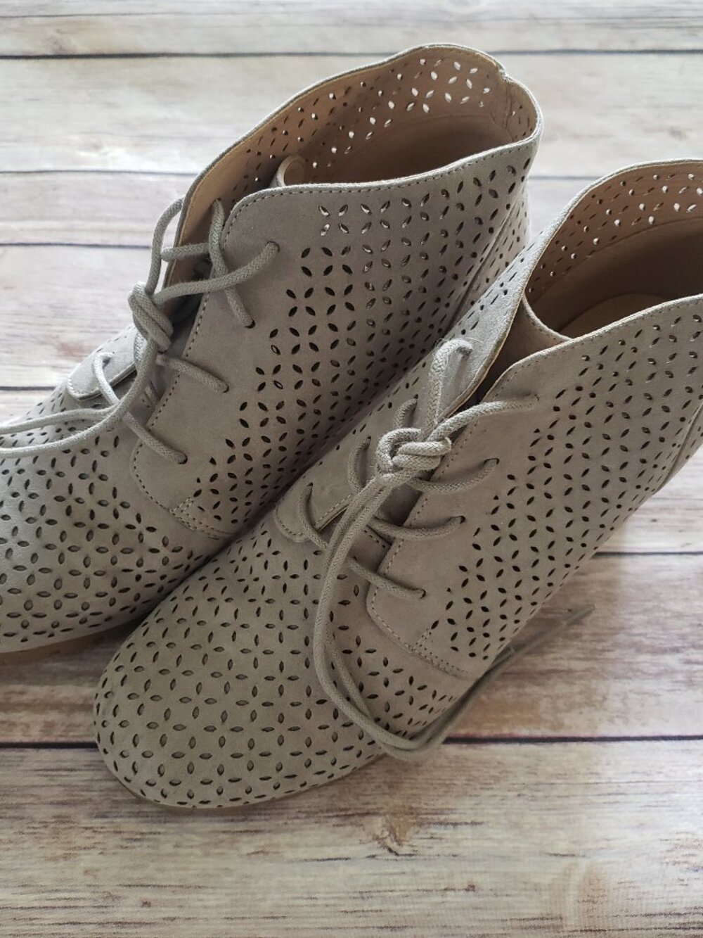 Massini Cut-out Detail Wedge Lace Up Booties Size 9